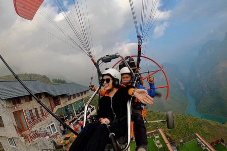 Ha Long Sky Tour: Powered Paragliding