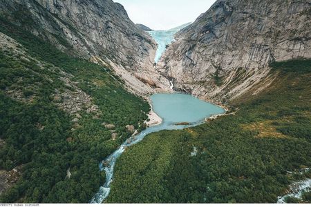 Olden 4 Hour Briksdal Glacier Tour in Briksdalsbreen