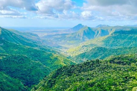 Fascinating Nature Tour Incl Ebony Forest, 7 Coloured Earth,Lunch
