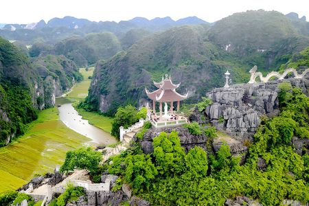 Hoa Lu Tam Coc Mua cave with local village