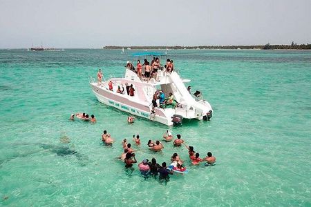 Party Boat in Punta Cana with Drinks and Transportation Included
