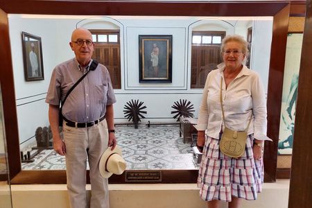 Mumbai Private Custom Walking Tour with A Guide (Private Tour)