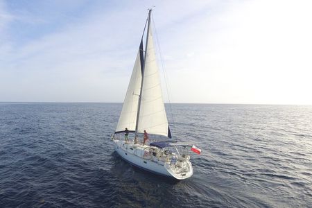 3 Hours Yacht Sailing Activity in Cabo Verde, Santa Maria