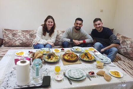 Lunch/Dinner with Moroccan family 