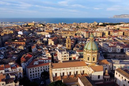 Markets and monuments: walking tour and street food in Palermo