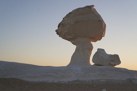 From Cairo: 2-Day White & Black Desert Camping Safari by 4x4