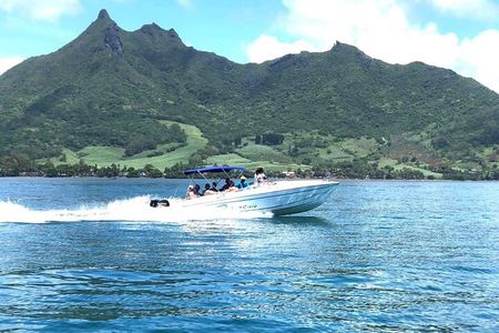 Mauritius : Ile Aux Cerfs 3 islands Speed Boat Trip with BBQ