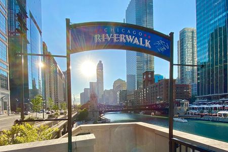 Magnificent Mile Tour With Optional 360 Chicago Upgrade