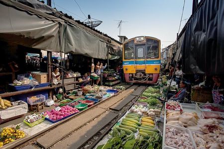 Half Day Railway Market and Damnoen saduak Floating Market tour