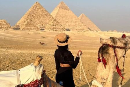 Giza Sunrise pyramid guided Tour with Camel ride & breakfast
