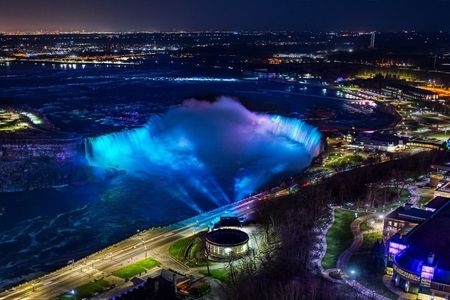 Niagara Falls Small Group Night Tour with Fallsview Dinner