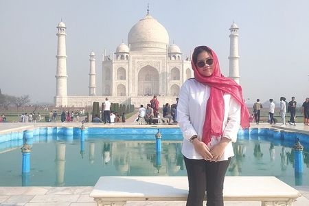 Same Day Taj Mahal and Agra Fort tour from New Delhi 