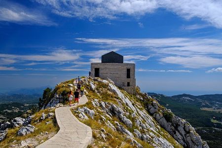 Montenegro: Lovcen Cable Car, Njegusi & Cetinje Day Tour