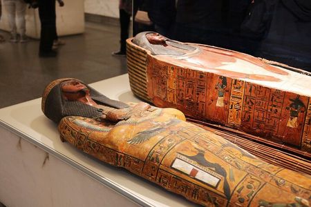 Private Day Tour to Giza Pyramids And Civilization Museum& Bazaar