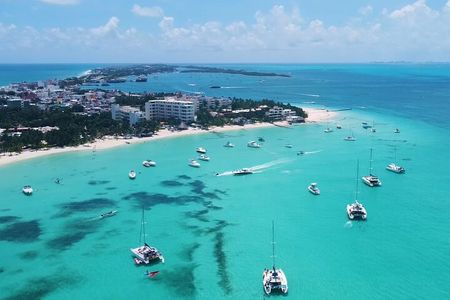 2x1 Tour: Isla Contoy, Isla Mujeres, Open Bar, Lunch and Transfers