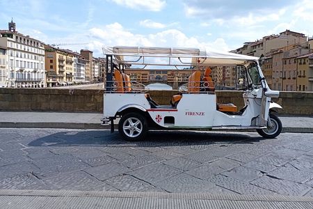 Tour of Florence OldTown in golf cart etuktuk (Minimum 2 PAX)