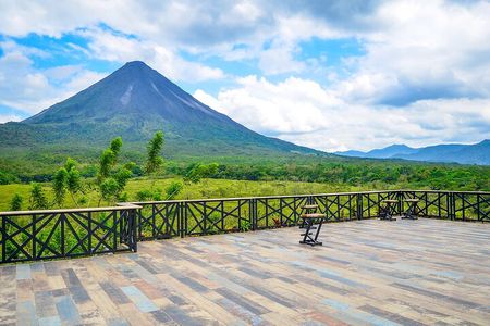 Arenal Volcano Tour & EcoTermales Thermal Pools from San José