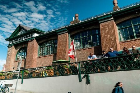 Best of Toronto Walking Tour W/ CN Tower and Boat Cruise