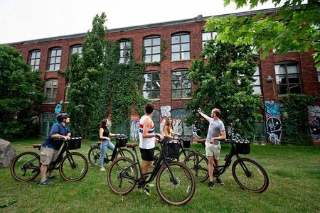Bike tour : Plateau, MileEnd, Jean-Talon Market by Fitz Montreal