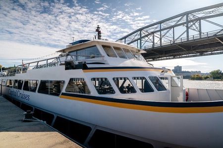 Best of Ottawa Small Group Walking Tour with Rideau Canal Cruise