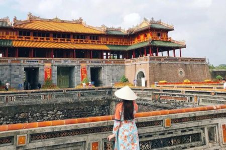 Transfer from Hoi An to Hue by private car with stops for picture