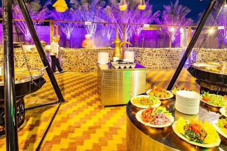 Evening Guided Tour with BBQ Dinner in Dubai Desert 