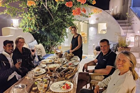 Half-Day Traditional Micro Restaurant in Santorini