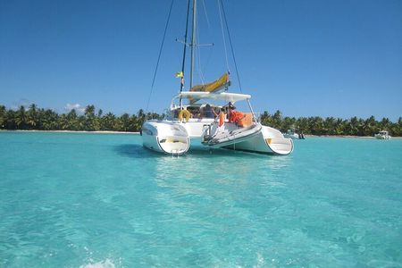 Saône Island by Catamaran and speedboat (private beach)