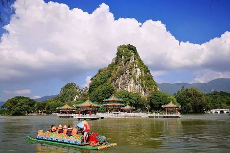 Private Day Tour to Seven Star Crag Natural Wonder from Guangzhou