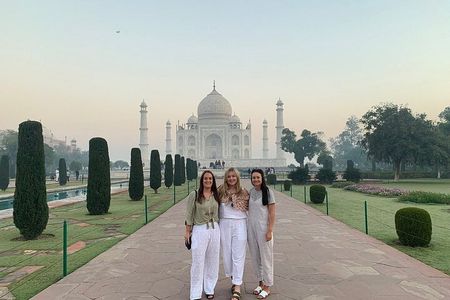 All Inclusive Taj Mahal Day Tour from Delhi by Superfast Train