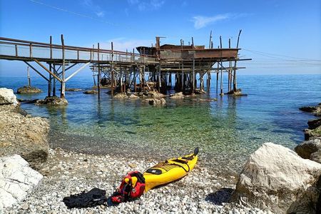 Cavalluccio kayak excursion in Fossacesia