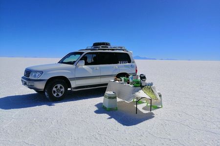 La Paz: Uyuni Salt Flats Tour by Bus