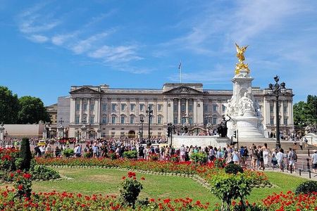 Buckingham Palace: Walking Tour with Entry & Audio Guide
