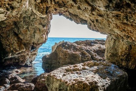 Guided Private Boat Excursion to Discover the Caves