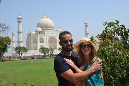 All Inclusive Taj Mahal & Agra Tour by Superfast Train From Delhi