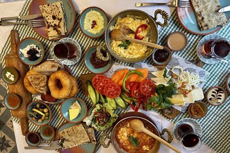 Luxury Private and Guided Istanbul Food Tour with a local guide