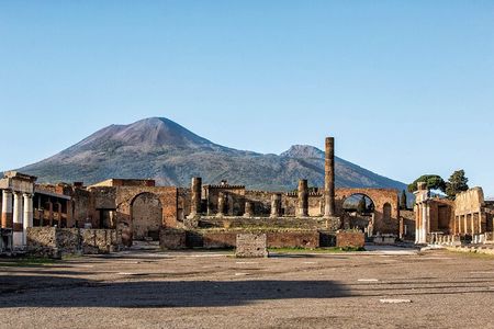 Guided tour of Pompeii excavations from Sorrento