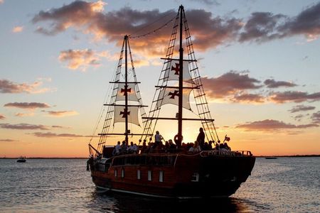 Enjoy The Spanish Galeon with a Romantic Night Dinner in Cancun 