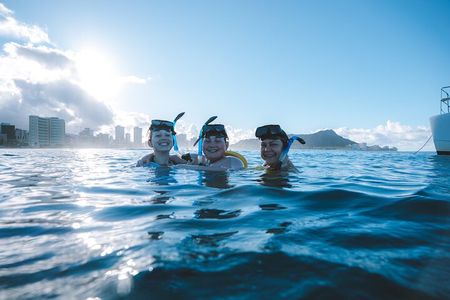 2-Hour Catamaran Snorkel Adventure in Waikiki