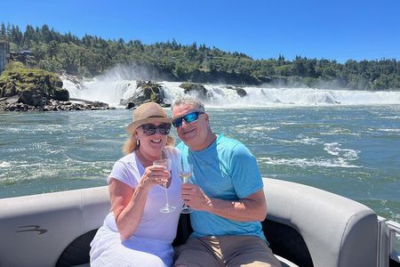Scenic River Boat Tour on the Willamette River