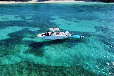 Half Day Private Boat Experience with Appetizer and Drinks