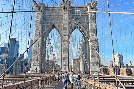 Brooklyn Bridge and Dumbo Walking Tour - Small Group 