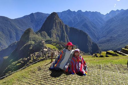 2daysSacredValley and Machupicchu by trainExperience with llamas,