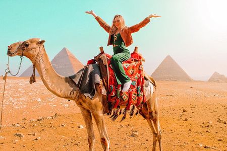 Private Tour to Pyramids, Egyptian Museum and Khan El Khalili