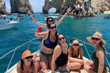 Los Cabos Yacht Adventure - Arch, Snorkel, Lunch, Drinks 1-18ppl