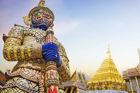 Bangkok Best Two Temples Emerald & Reclining Buddha + GrandPalace