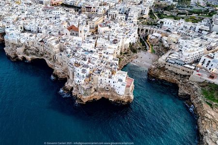 Full Day Tour by Car and Walking among the Apulian Beauties