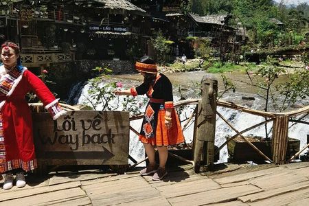 Private Tour Experience from Sapa Town to Cat Cat Village