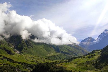 7 Day Tour to Valley of Flowers and Auli Hiking Adventure