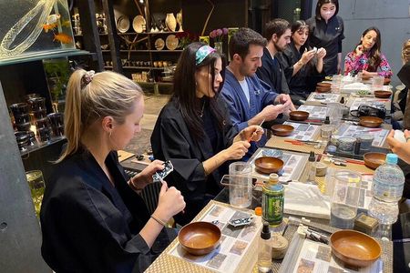 Kintsugi Experience: Art of Golden Joinery in Tokyo